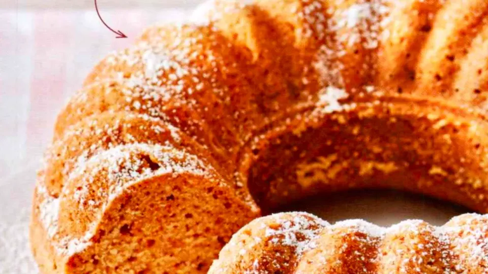 Schneller Apfelmus-Gugelhupf