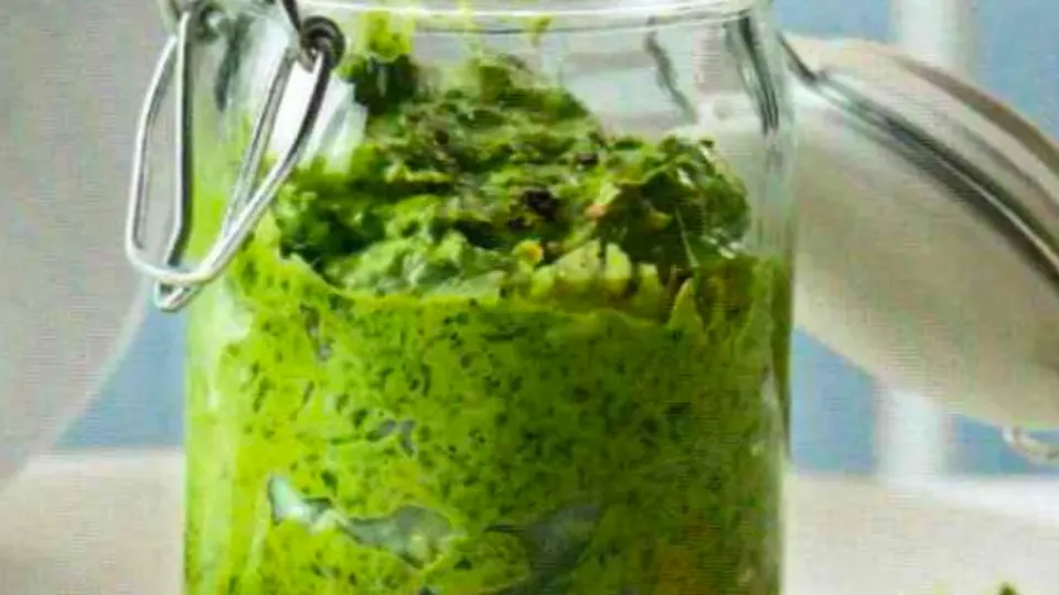 Zitronen-Mandel-Pesto