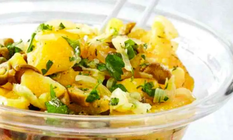 Kartoffelsalat mit Oliven