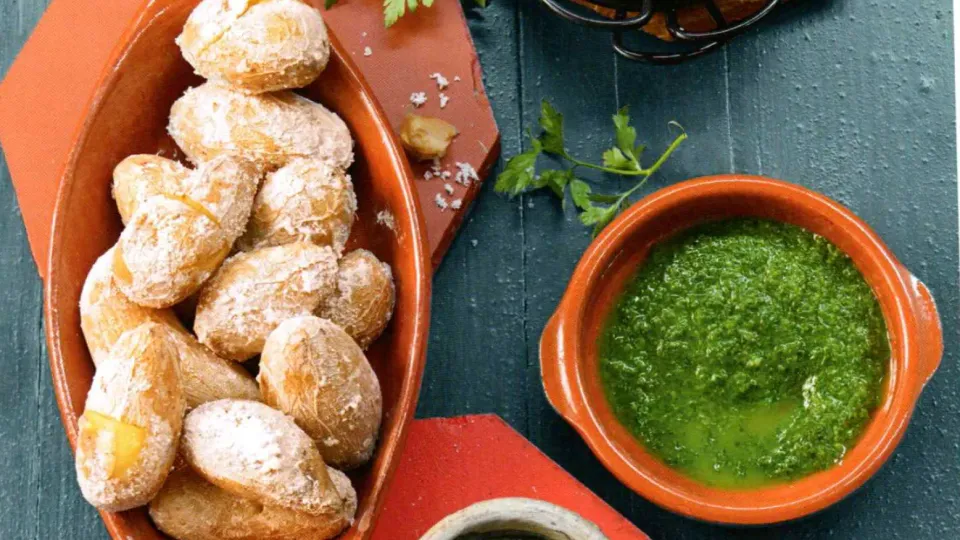 Runzelkartoffeln mit Petersiliensauce