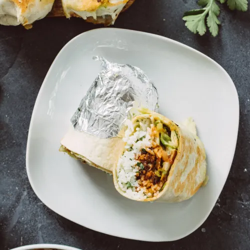 Burritos mit Limettenreis und Tempeh