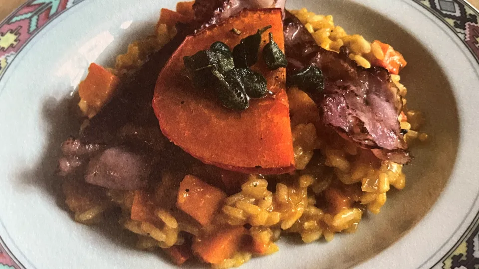 Kürbisrisotto mit frittiertem Salbei 