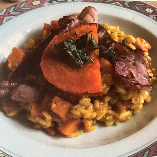Kürbisrisotto mit frittiertem Salbei 